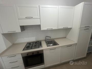 Cucina completa in buon stato,elettrodomestici