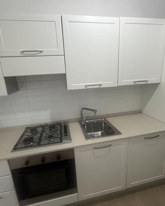 Cucina completa in buon stato,elettrodomestici