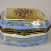 Vecchio cofanetto di " Limoges "