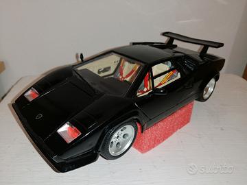 Lamborghini Countach 1/18  Burago 1988