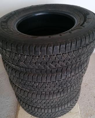 N. 4 PNEUMATICI INVERNALI MISURE 215/70 R15 C
