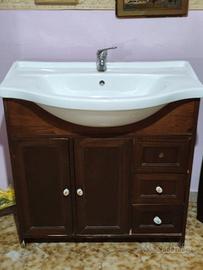 Mobiletto bagno completo di specchio