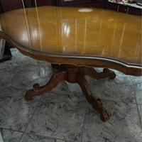 Tavolo in legno massello