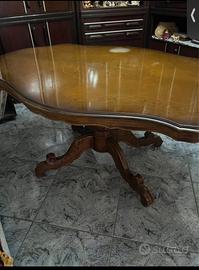 Tavolo in legno massello