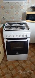 CUCINA A GAS INDESIT CON FORNO ELETTRICO
