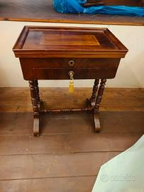 TAVOLO DA LAVORO DELL' 800