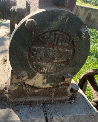 Torchio pompa manuale per vino e sgrana pannochie