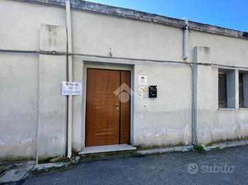 NEGOZIO A TERRACINA