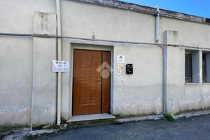 NEGOZIO A TERRACINA
