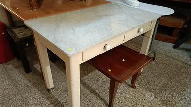tavolo con piano in marmo