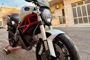 Ducati monster 796