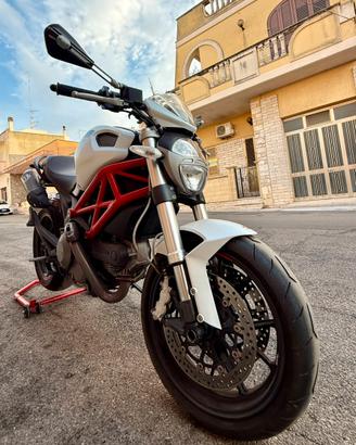 Ducati monster 796