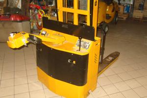 Carrello elevatore a batteria