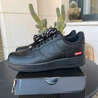 Sneakers Supreme x Nike Air Force 1 nere 42