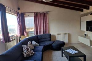 Villaciambra,PA, esavani arredato ,parch.privato