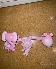 Apppenditi abiti rosa per bambini