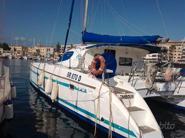 In catamarano