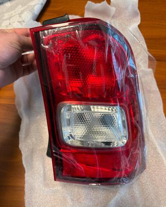 Faro posteriore destro esterno Suzuki Ignis