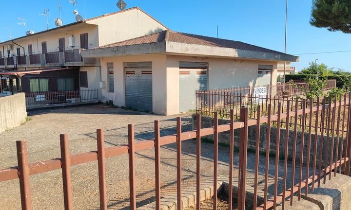 Locale commerciale zona Vini Mazza