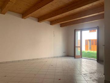 Appartamento di 111 m² con 4 locali a Massa Lombar