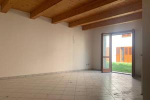Appartamento di 111 m² con 4 locali a Massa Lombar