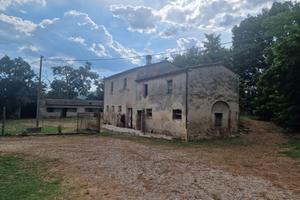 CL121 - Affascinante Rustico Casale da Ristruttura