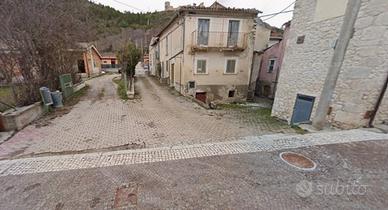 Vendita di Casa Rurale con orto a Bominaco (AQ)