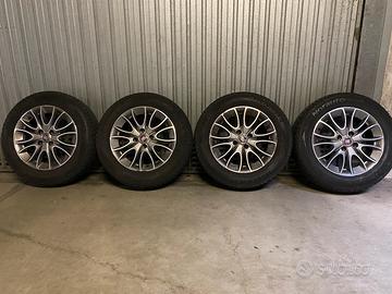 Pneumatici con cerchi in lega