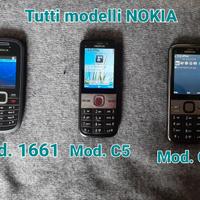 Lotto di 11 cellulari di cui solo 8 funzionanti