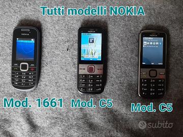 Lotto di 11 cellulari di cui solo 8 funzionanti