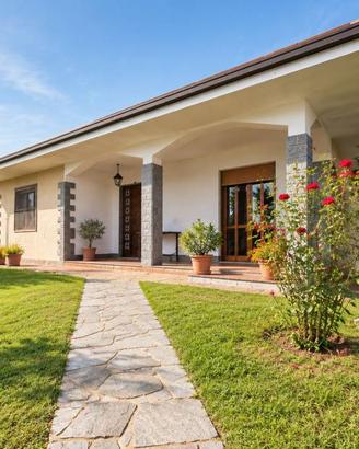 Villa di 125 m² con 4 locali e box auto a Briona