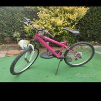 Bici 24" modello mountain-bike da donna 
