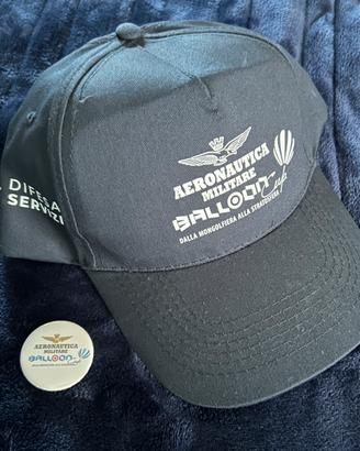Cappellino e spilla Aeronautica Militare
