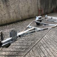 Carrello rimorchio barca catamarano motoscafo