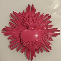 Cuore ex voto con raggi fucsia