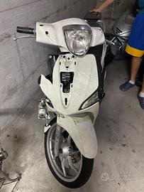3 scooter incidentati per pezzi di ricambio