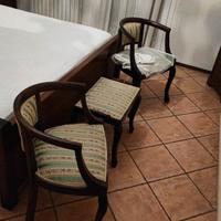 Poltroncine e allungo. Tris. Poltrone. 