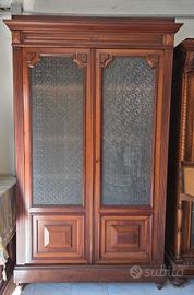 Mobile in noce massello