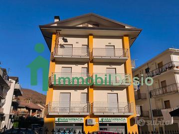 Attico / Mansarda di 104 m² con più di 5 locali a 