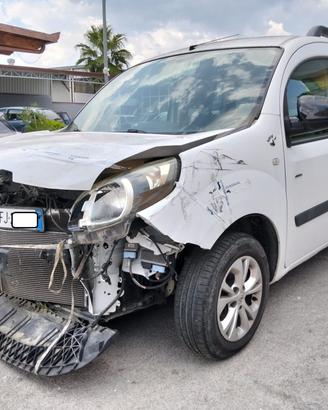 Renault Kangoo 1.5 dCi 90cv 2017 SINISTRATO