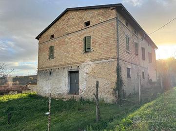 CASA SEMINDIPENDENTE A MONTEFALCO