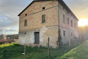 CASA SEMINDIPENDENTE A MONTEFALCO