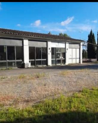 ampio locale a circa 5 km da Colonna San