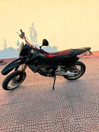 moto husqvarna sm125