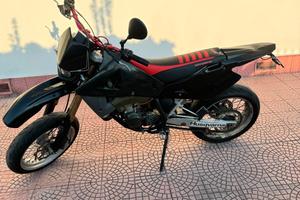 moto husqvarna sm125