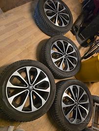  4 cerchi con gomme 4 stagioni 