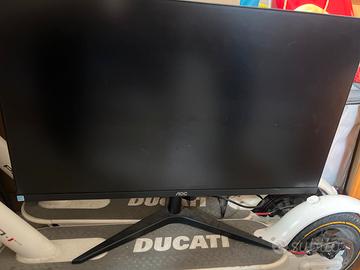 Monitor AOC, 1080p, 100Hz.