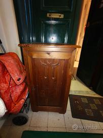 mobiletto in legno 