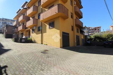 4 LOCALI A MONTALTO UFFUGO