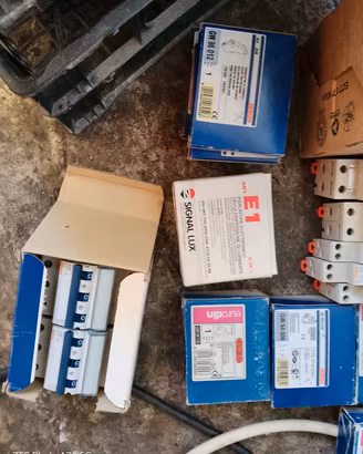 materiale elettrico 